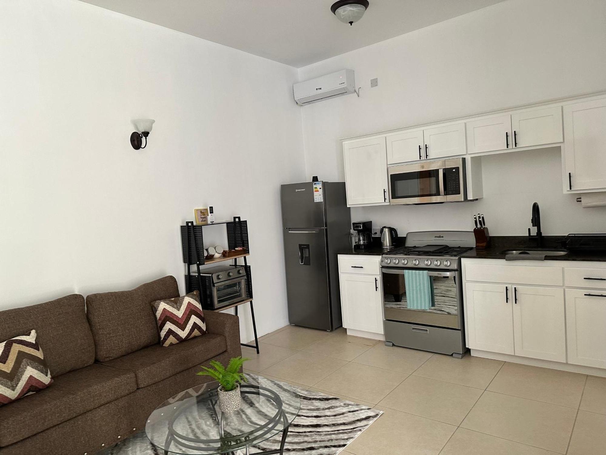 Eldorado Guesthouse & Car Rental Roseau Quarto foto