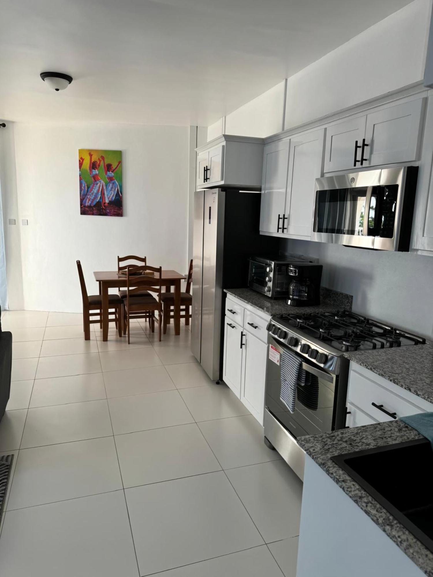 Eldorado Guesthouse & Car Rental Roseau Quarto foto