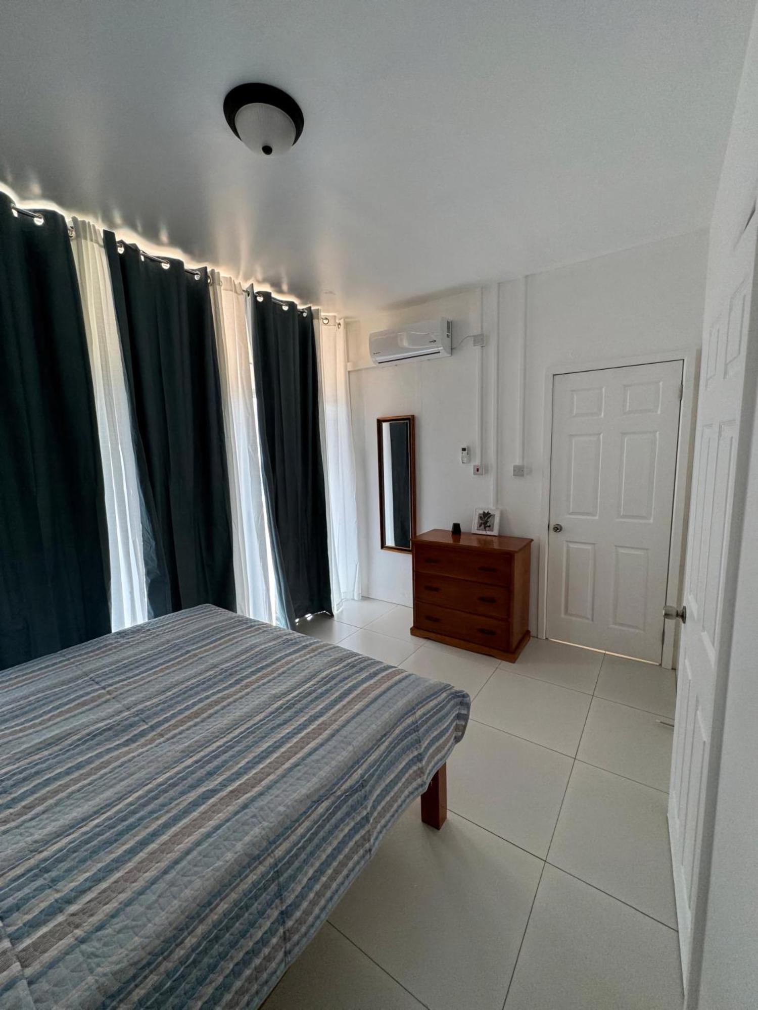 Eldorado Guesthouse & Car Rental Roseau Quarto foto
