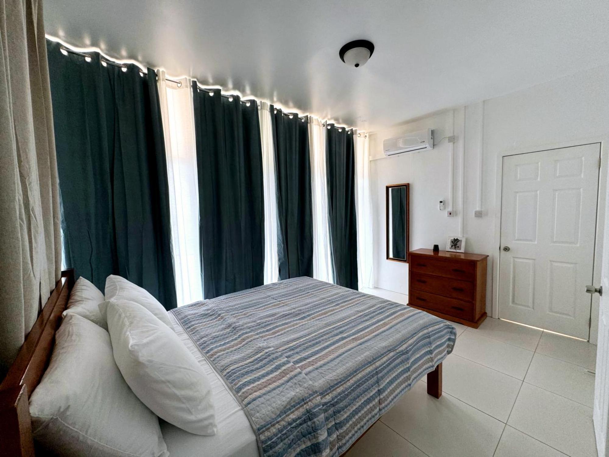 Eldorado Guesthouse & Car Rental Roseau Quarto foto