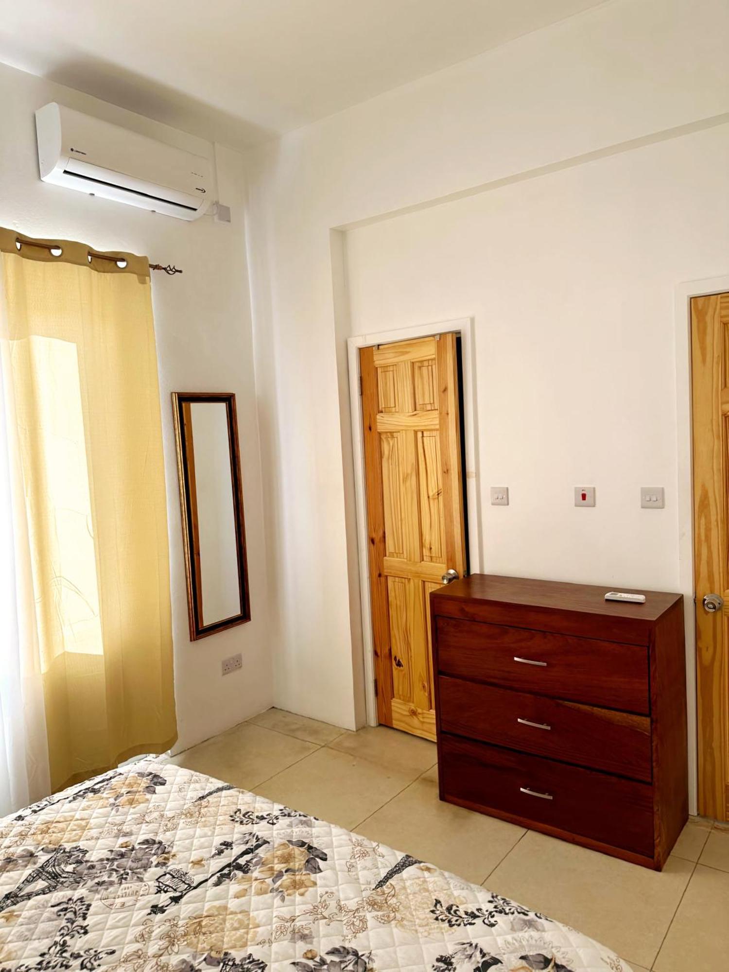 Eldorado Guesthouse & Car Rental Roseau Quarto foto